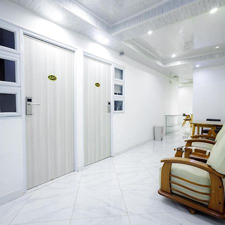 Urbanview Hotel Kota Tua ジャカルタ エクステリア 写真