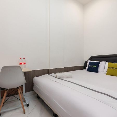 Urbanview Hotel Kota Tua ジャカルタ エクステリア 写真
