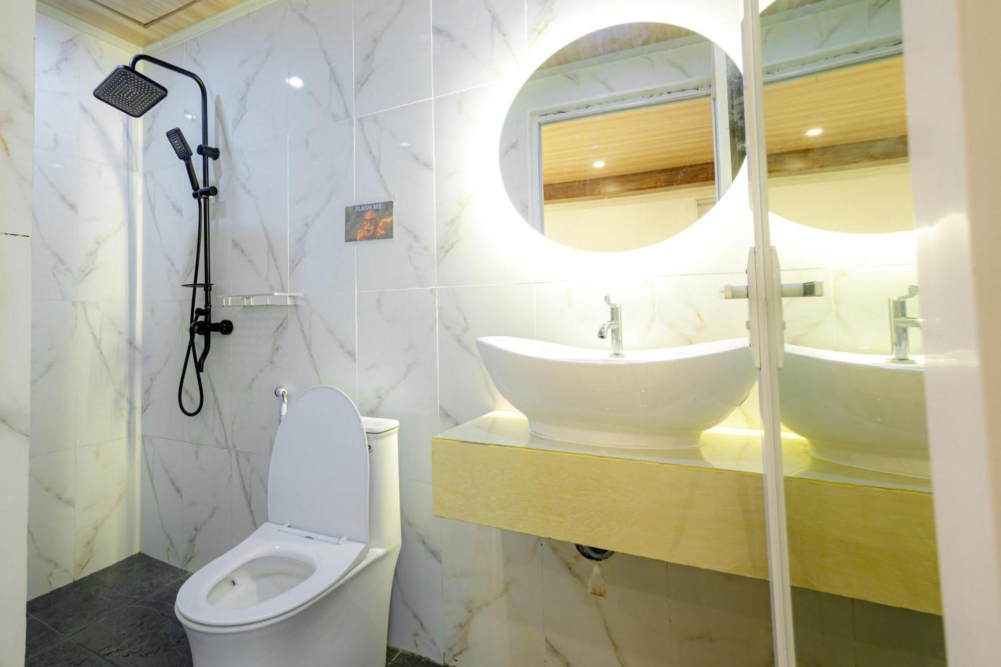 Urbanview Hotel Kota Tua ジャカルタ エクステリア 写真