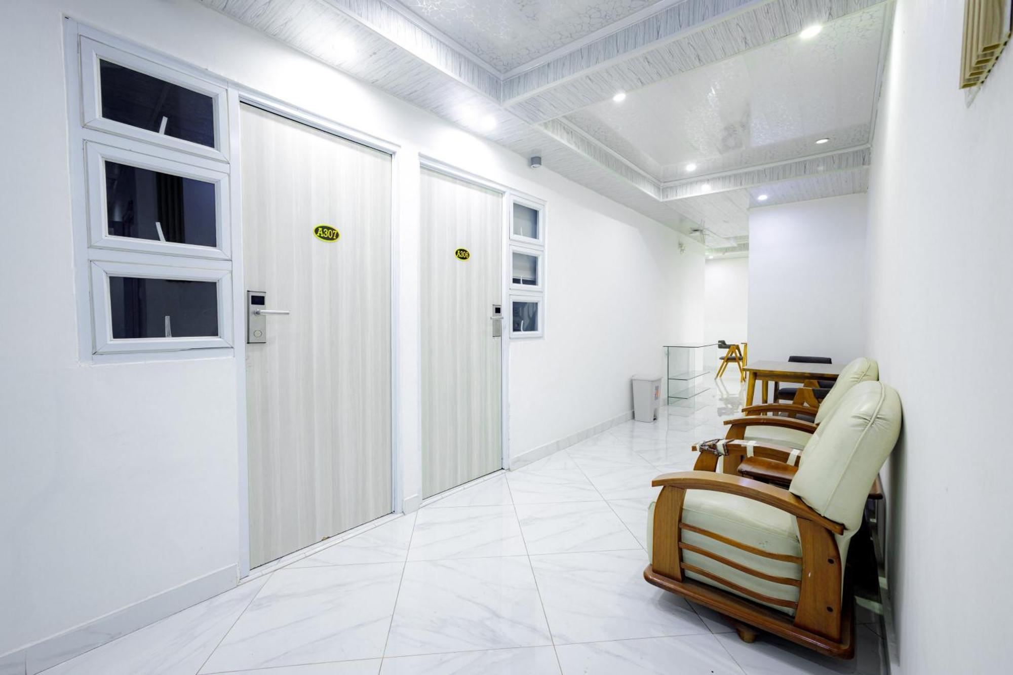 Urbanview Hotel Kota Tua ジャカルタ エクステリア 写真