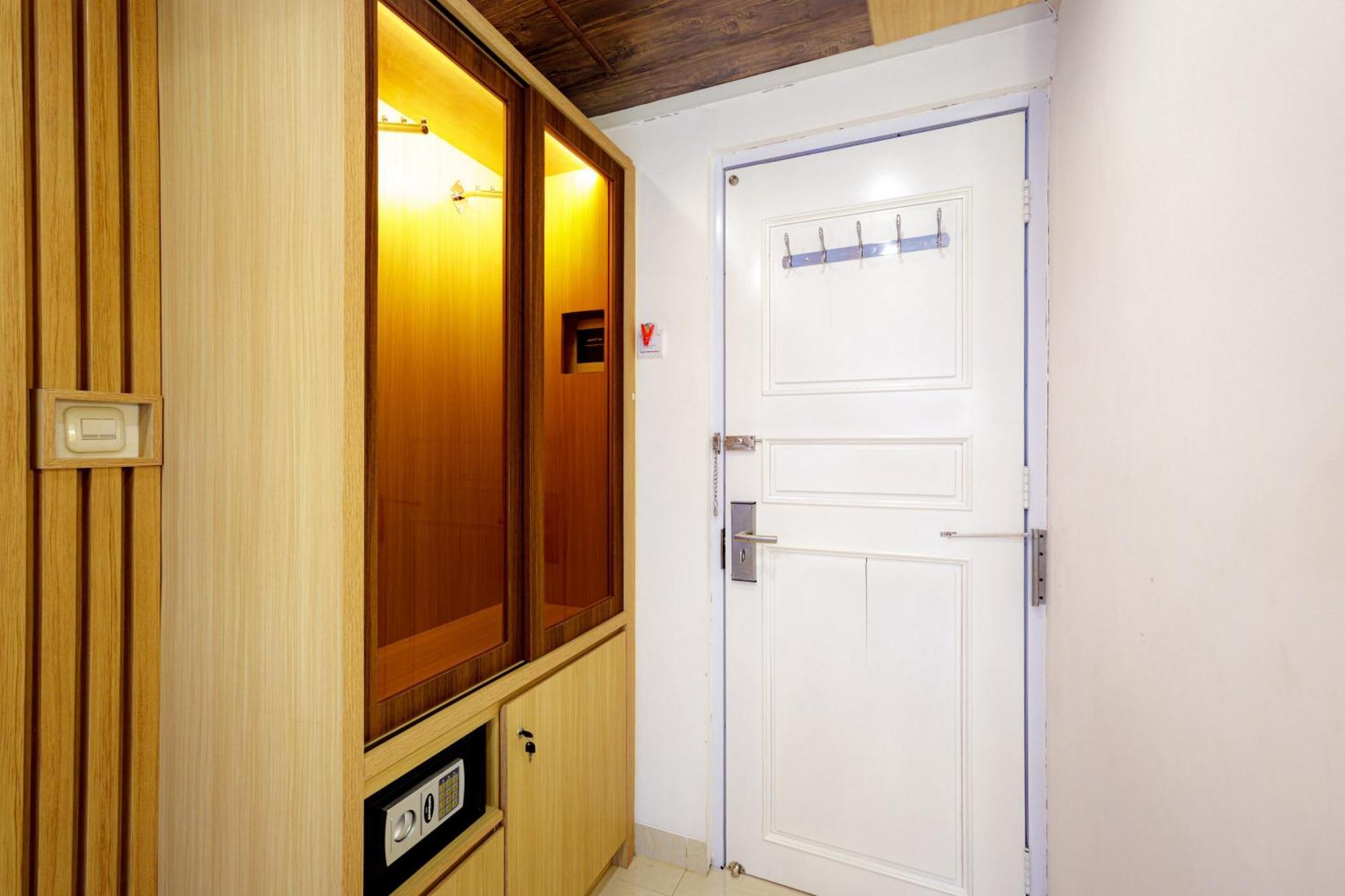 Urbanview Hotel Kota Tua ジャカルタ エクステリア 写真
