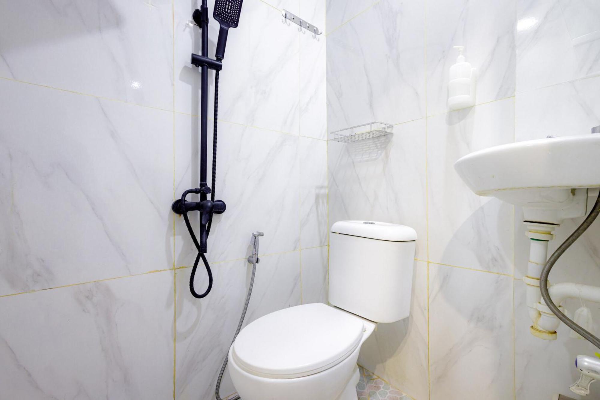 Urbanview Hotel Kota Tua ジャカルタ エクステリア 写真