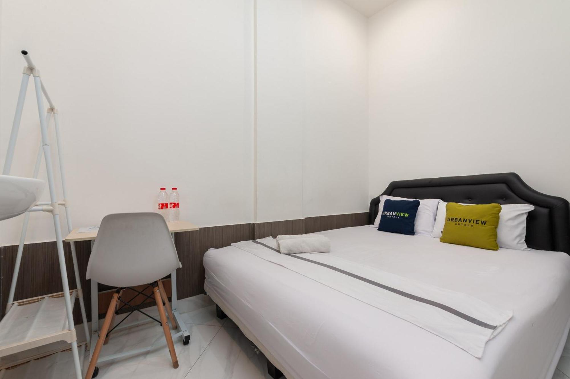 Urbanview Hotel Kota Tua ジャカルタ エクステリア 写真